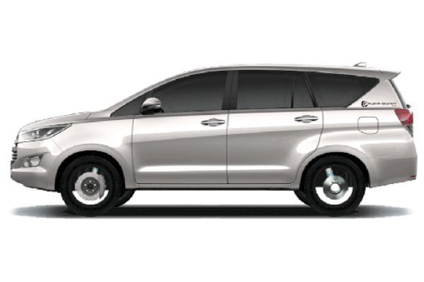 Reliable and spacious! Hire a Toyota Innova Manual (Old Model) for family trips and sightseeing in Goa. Book now!